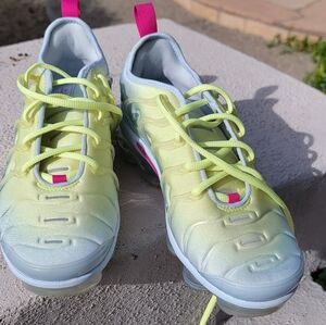 EUC Nike Air Vapormax Plus Pink/Soft Yellow Colorway Womens 8